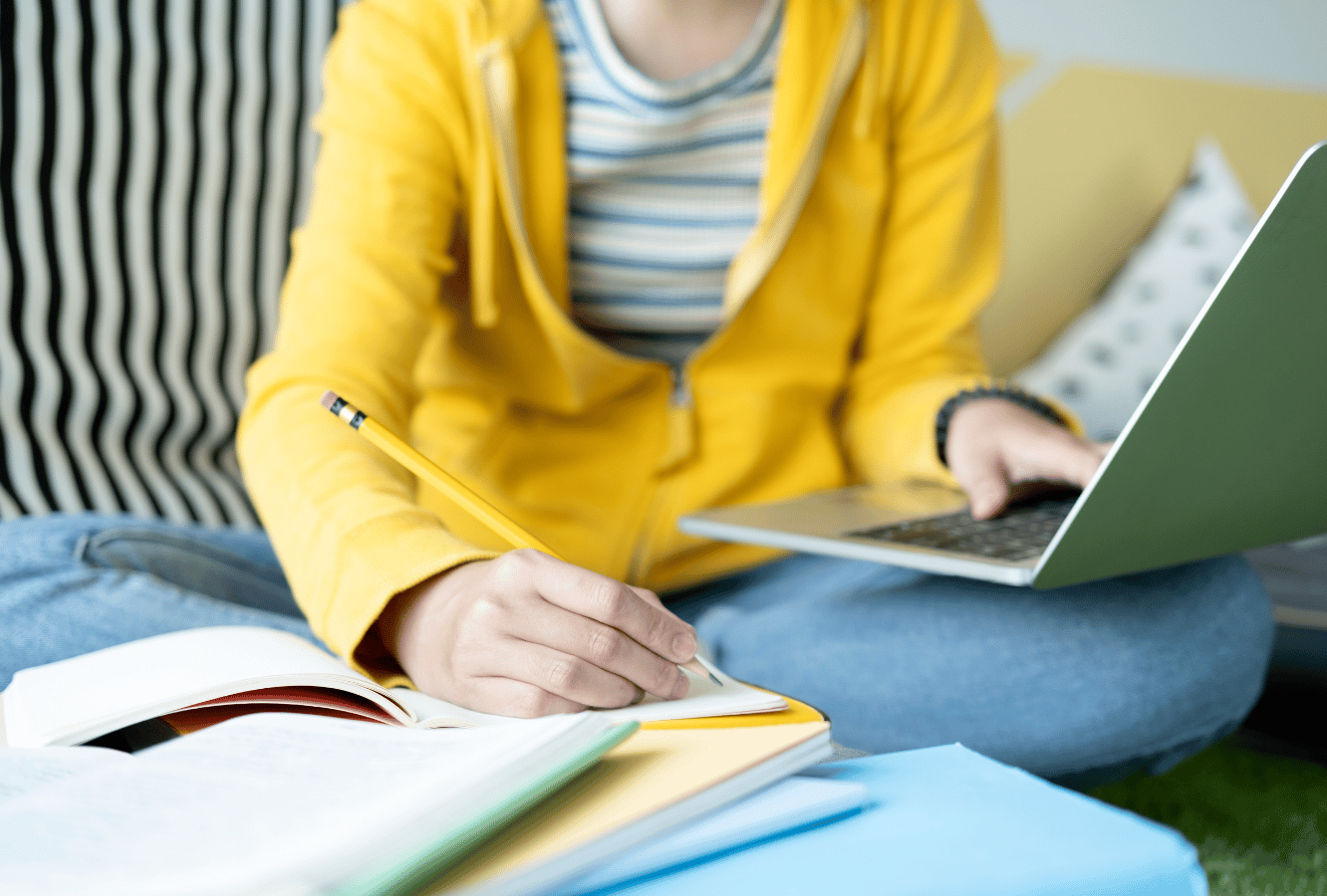 Best Online Colleges for Middle-Class Students
